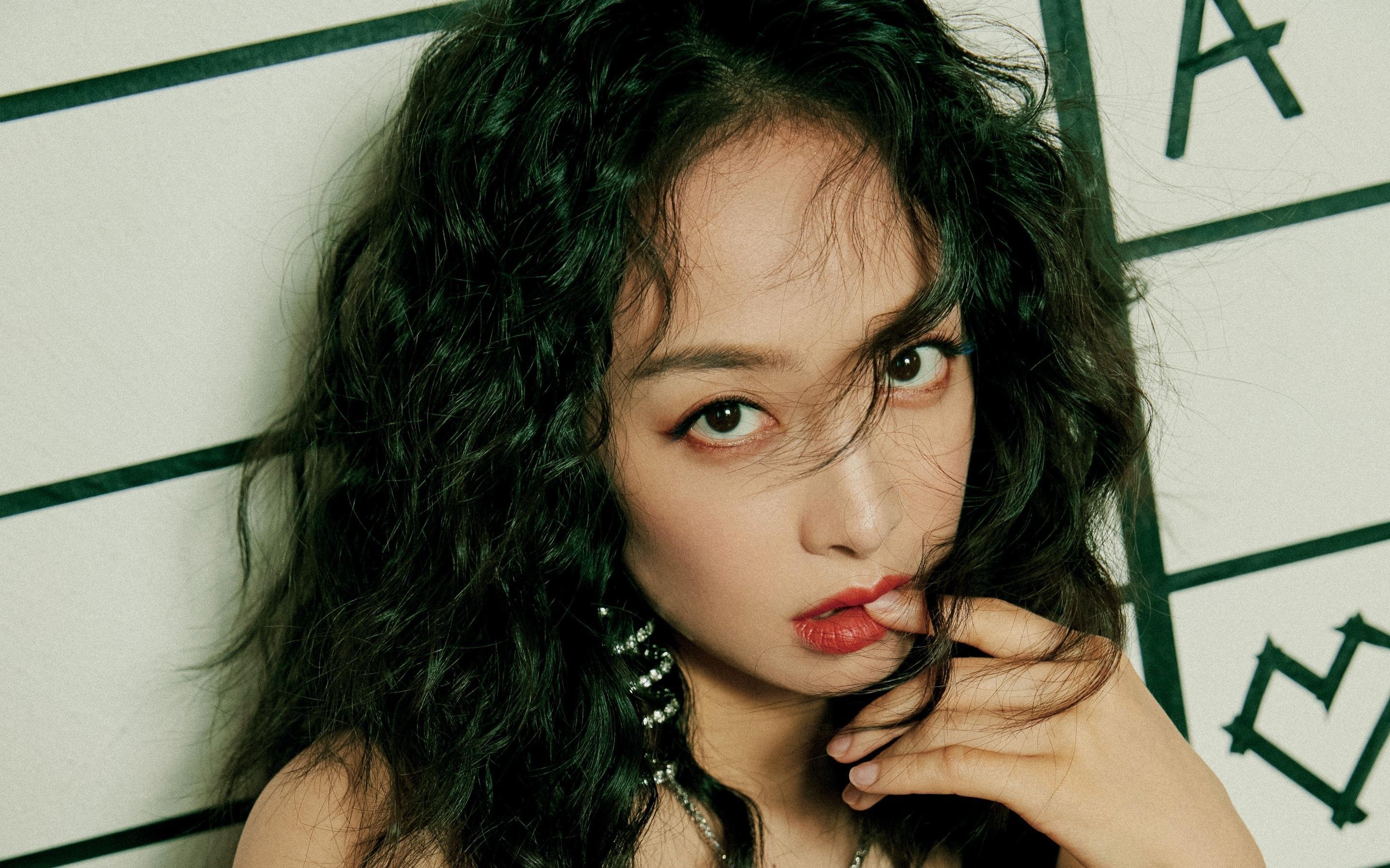 fb体育官网首页-右边锋身手不凡！球员纪录片发布，球迷直呼过瘾，右边路球员