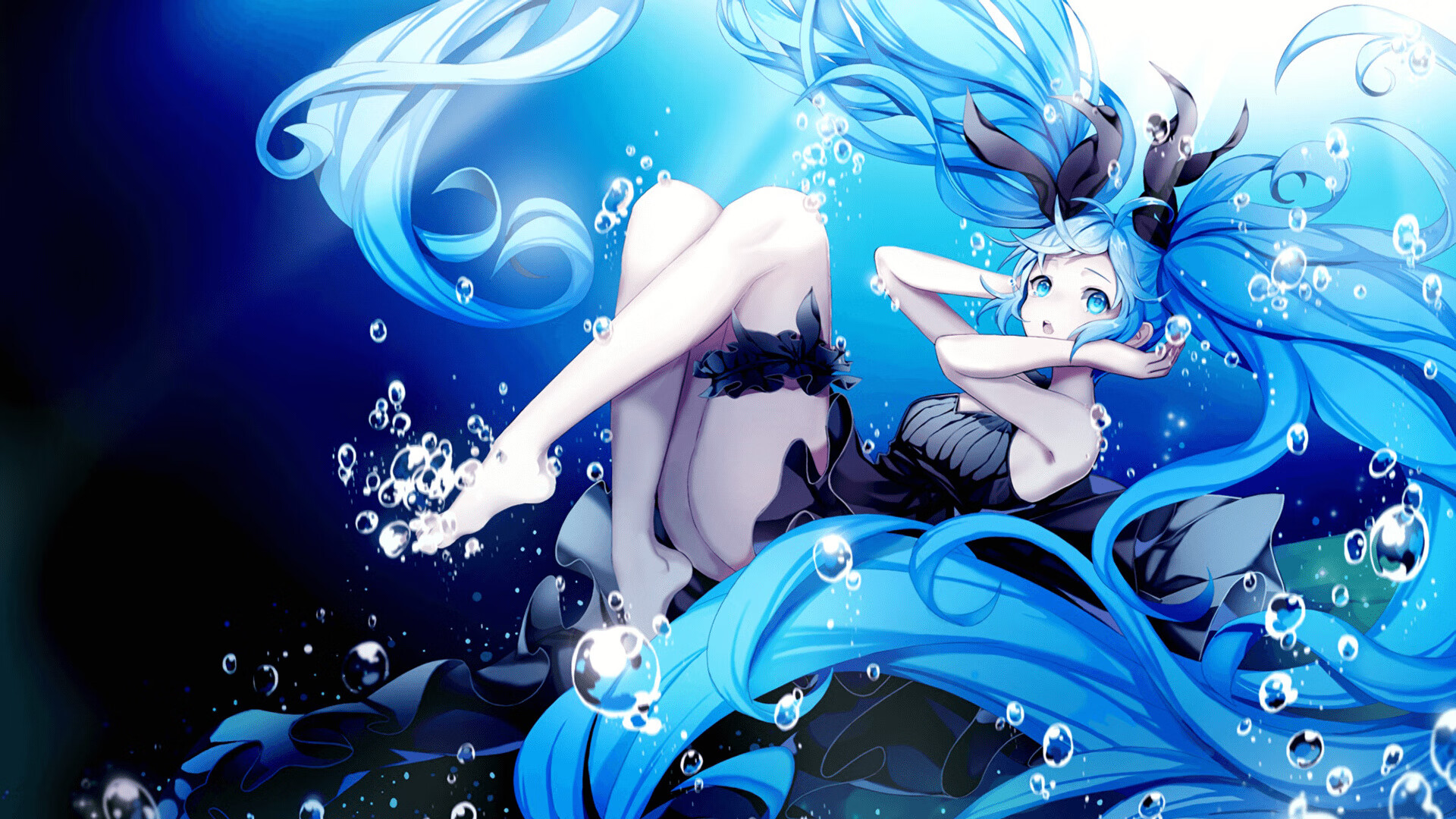 fb体育-球员转型做解说，赛场经验为转播内容加分，新赛季足球转播权